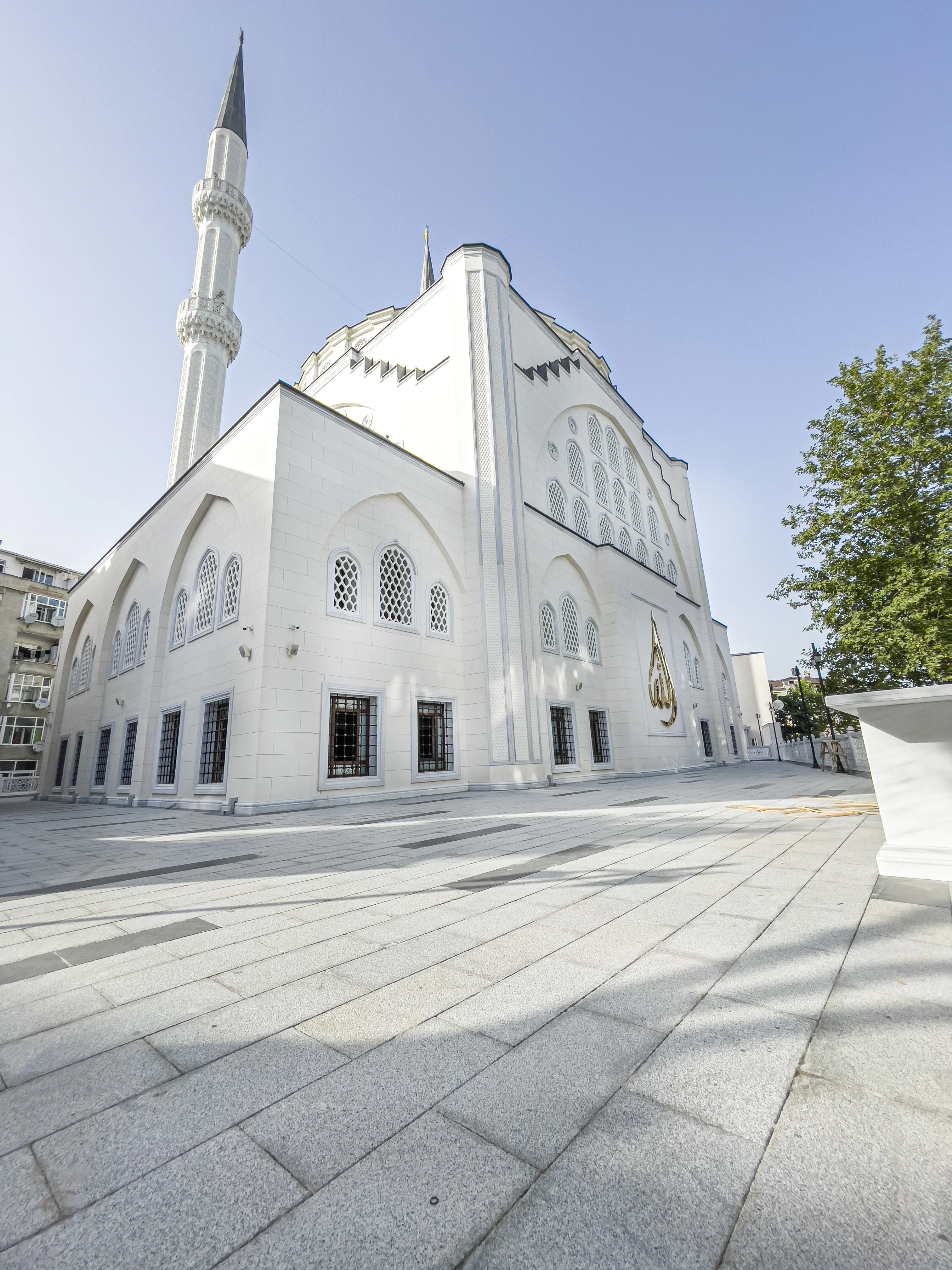 Güvenle Yükselen Yapılar, Zamana Meydan Okuyan İşçilik